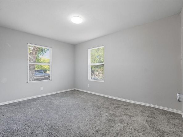 2923  Carpenter Avenue , Dallas Texas 75215