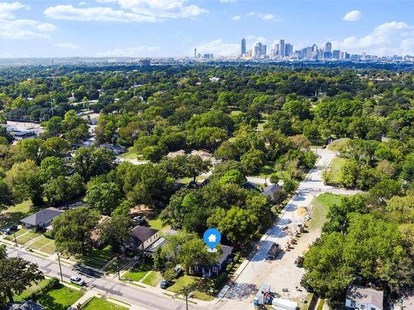 2923  Carpenter Avenue , Dallas Texas 75215