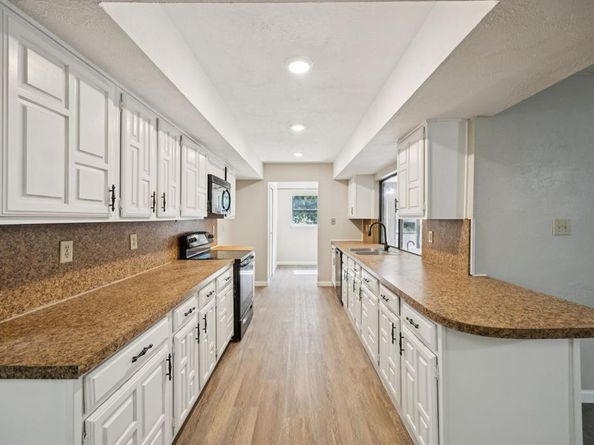 7110  Forestview Drive , Arlington Texas 76016