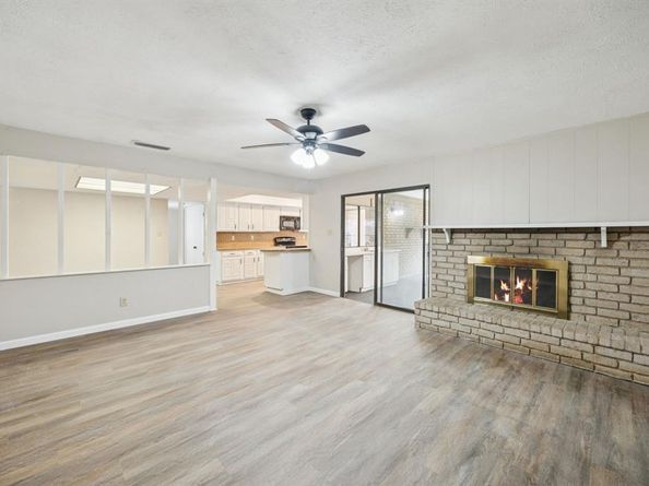 7110  Forestview Drive , Arlington Texas 76016