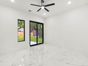 10434  Vinemont Street , Dallas Texas 75218