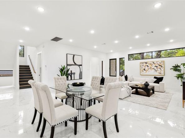 10434  Vinemont Street , Dallas Texas 75218