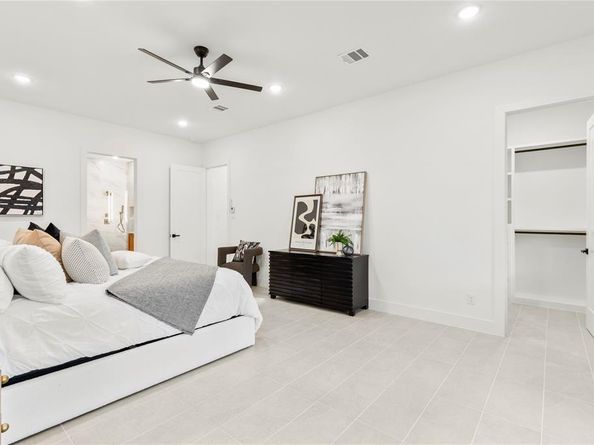 10434  Vinemont Street , Dallas Texas 75218