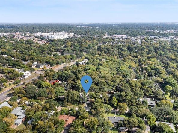 10434  Vinemont Street , Dallas Texas 75218