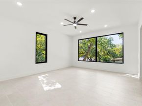 10434  Vinemont Street , Dallas Texas 75218