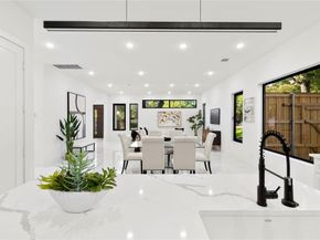 10434  Vinemont Street , Dallas Texas 75218