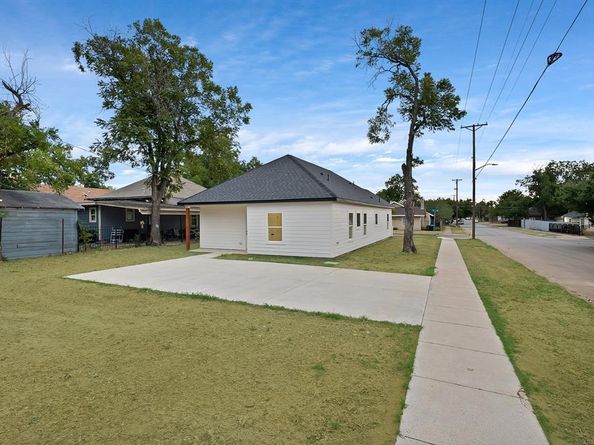 3301  Avenue H  , Fort Worth Texas 76105