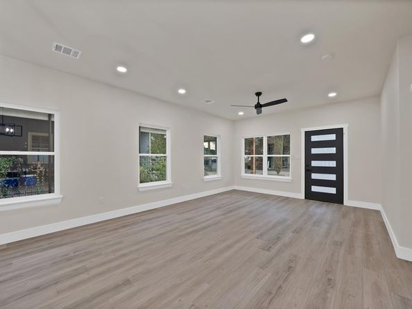 3301  Avenue H  , Fort Worth Texas 76105