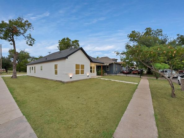 3301  Avenue H  , Fort Worth Texas 76105