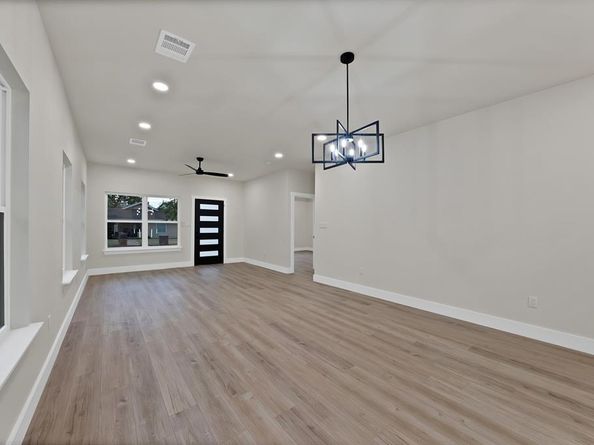 3301  Avenue H  , Fort Worth Texas 76105