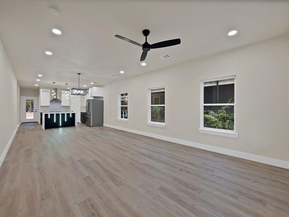 3301  Avenue H  , Fort Worth Texas 76105