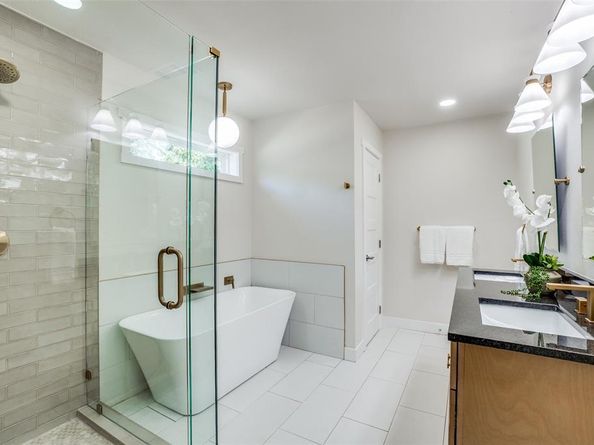 237  Easton Road , Dallas Texas 75218