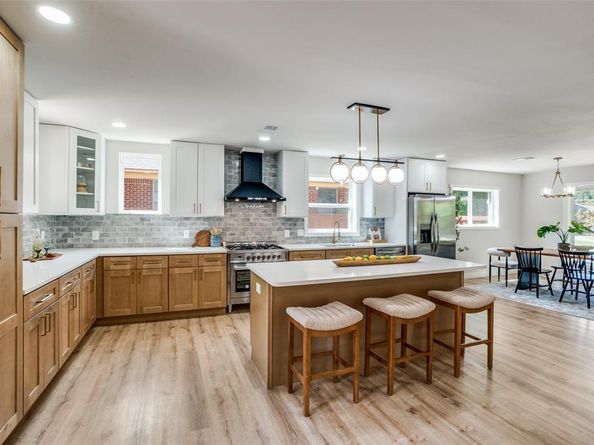 237  Easton Road , Dallas Texas 75218