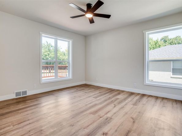 237  Easton Road , Dallas Texas 75218