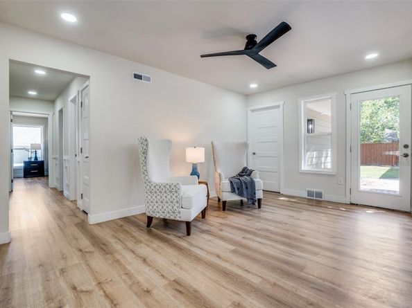 237  Easton Road , Dallas Texas 75218