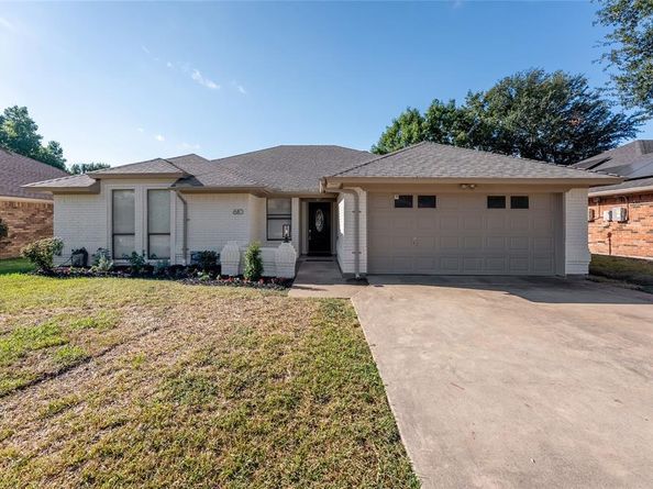 610  Betsy Ross Drive , Arlington Texas 76002