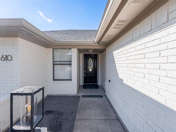 610  Betsy Ross Drive , Arlington Texas 76002