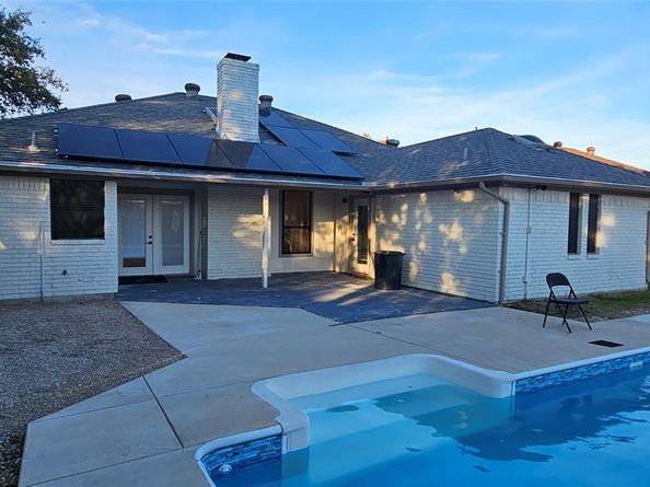 610  Betsy Ross Drive , Arlington Texas 76002