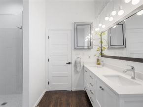 2534  Gladstone Drive , Dallas Texas 75211