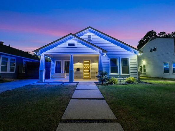 2534  Gladstone Drive , Dallas Texas 75211