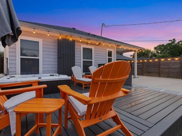 2534  Gladstone Drive , Dallas Texas 75211