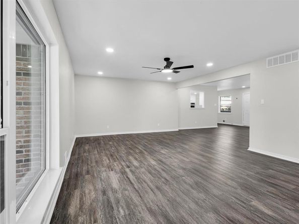 4009  Sweetbriar Drive , Garland Texas 75042