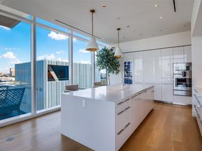 1747  Leonard Street  802, Dallas Texas 75201