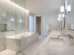 1747  Leonard Street  802, Dallas Texas 75201