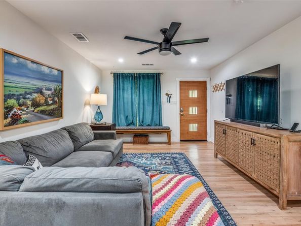2728  Sunset Avenue , Dallas Texas 75211