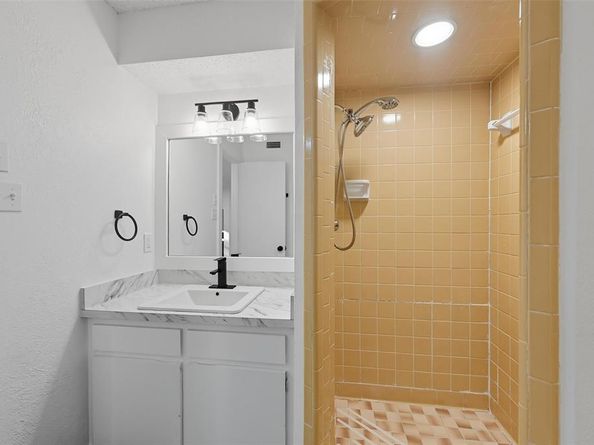 2409  Putnam Street , Fort Worth Texas 76112