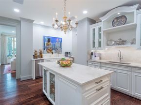 2525 N PEARL Street  1004, Dallas Texas 75201