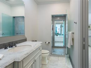 2525 N PEARL Street  1004, Dallas Texas 75201