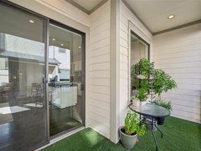 3926  Holland Avenue  102, Dallas Texas 75219