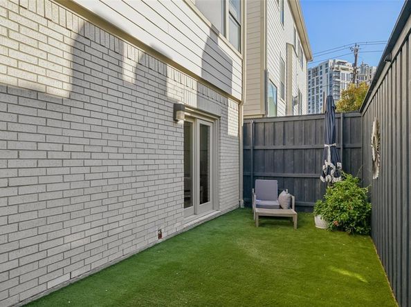 3926  Holland Avenue  102, Dallas Texas 75219