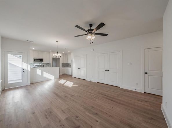 1224  Elva Warren Street , Fort Worth Texas 76115