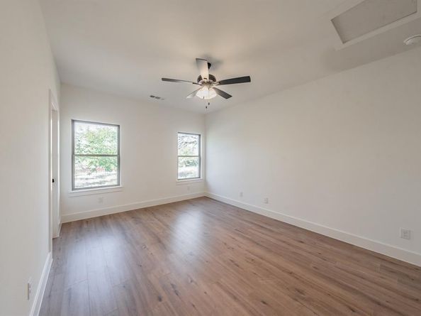 1224  Elva Warren Street , Fort Worth Texas 76115