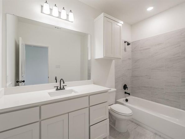 1224  Elva Warren Street , Fort Worth Texas 76115