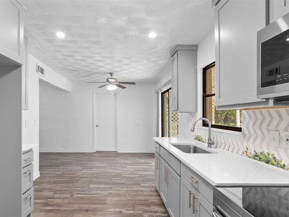 1809  Balla Way , Grand Prairie Texas 75051