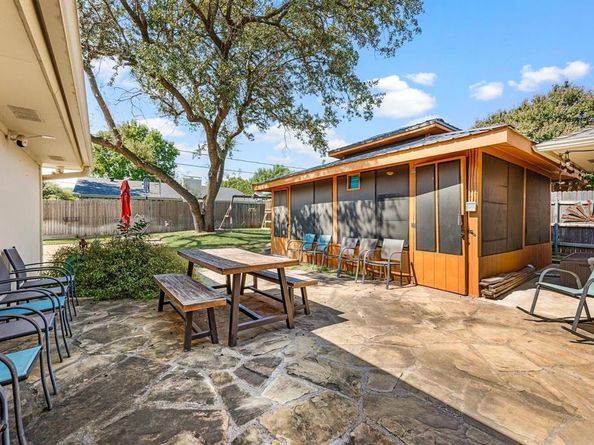 1922  Rockbrook Drive , Arlington Texas 76006
