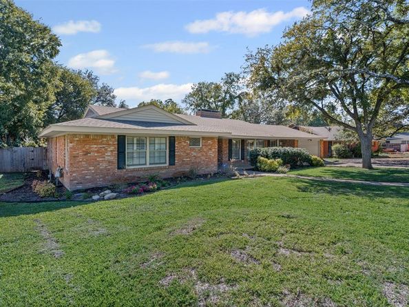 3940  Floyd Drive , Fort Worth Texas 76116