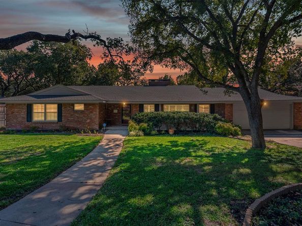 3940  Floyd Drive , Fort Worth Texas 76116