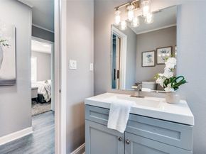 421 W 8th Street , Lancaster Texas 75146