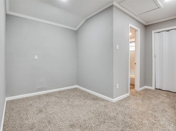 421 W 8th Street , Lancaster Texas 75146