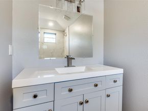 421 W 8th Street , Lancaster Texas 75146