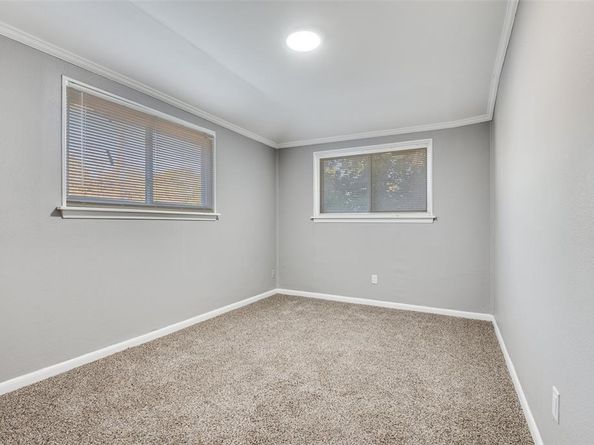 421 W 8th Street , Lancaster Texas 75146