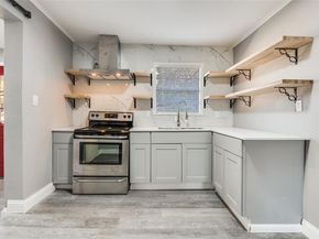 421 W 8th Street , Lancaster Texas 75146