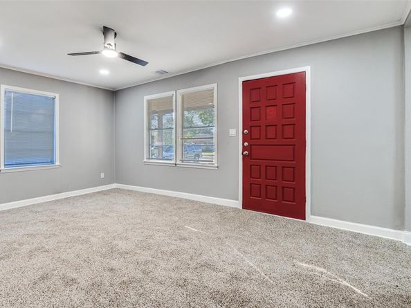 421 W 8th Street , Lancaster Texas 75146