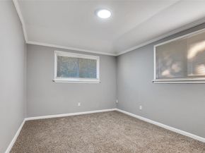 421 W 8th Street , Lancaster Texas 75146