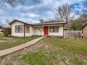 421 W 8th Street , Lancaster Texas 75146