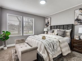 421 W 8th Street , Lancaster Texas 75146